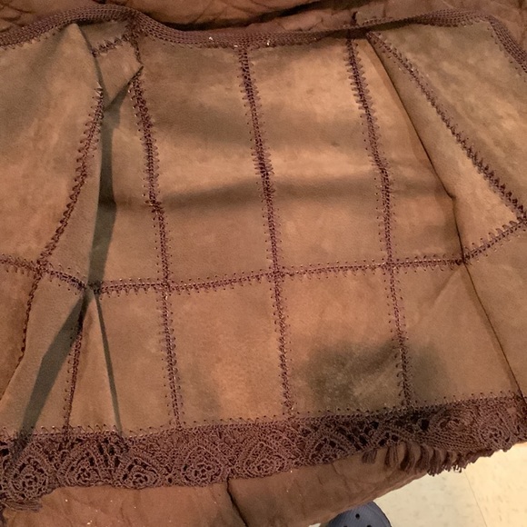 Brown Suede Leather Jacket With Crochet Bottom And Fringe Stitched Squares Med - Picture 10 of 12